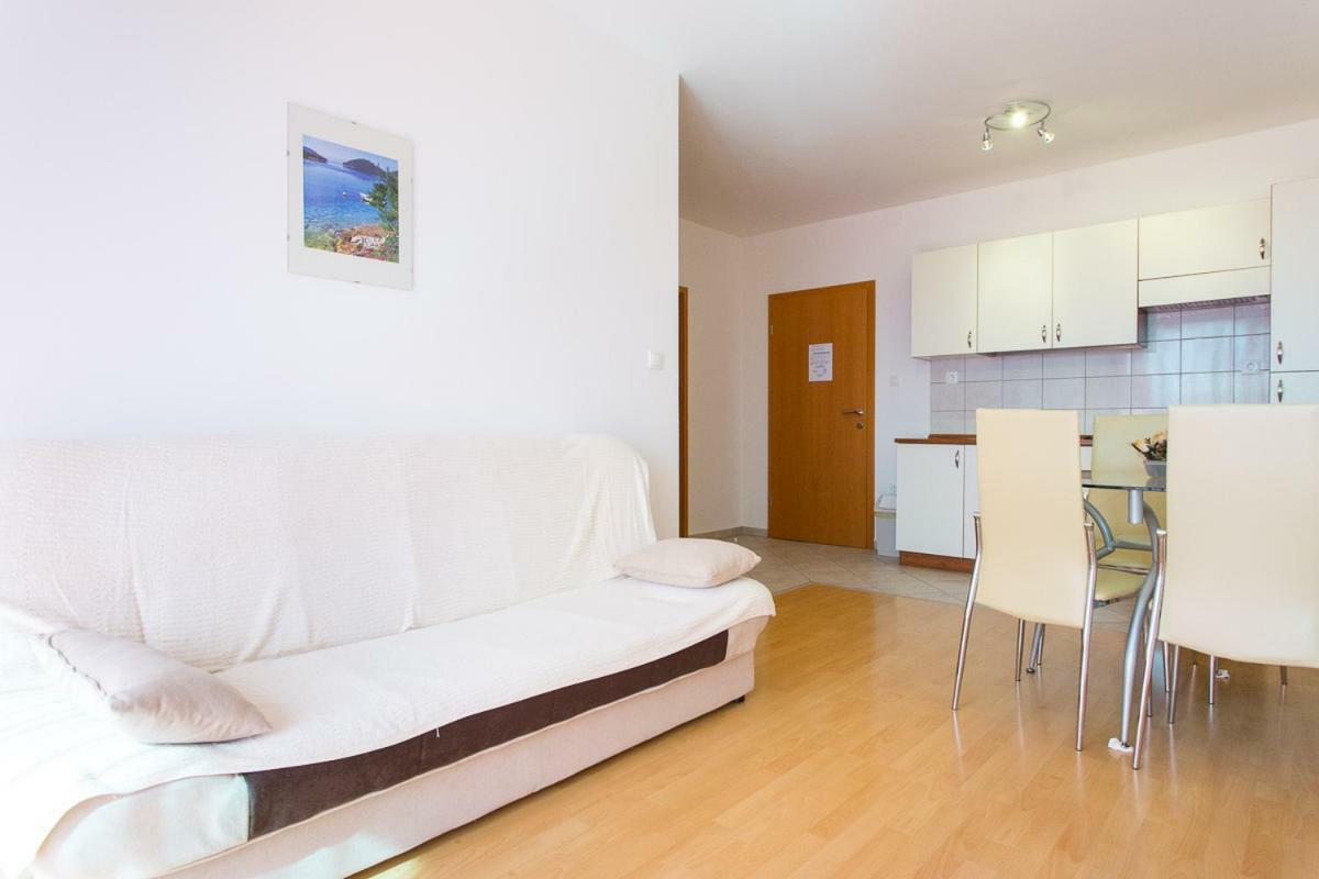 Adria Punat Apartments Ngoại thất bức ảnh