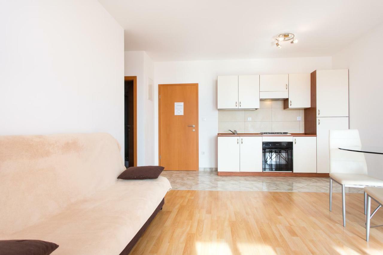 Adria Punat Apartments Ngoại thất bức ảnh